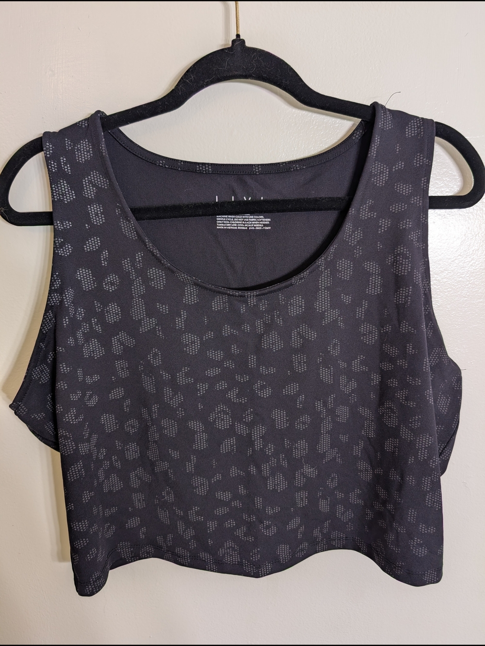 LIVI Black Patterned Athletic Crop Tank Top